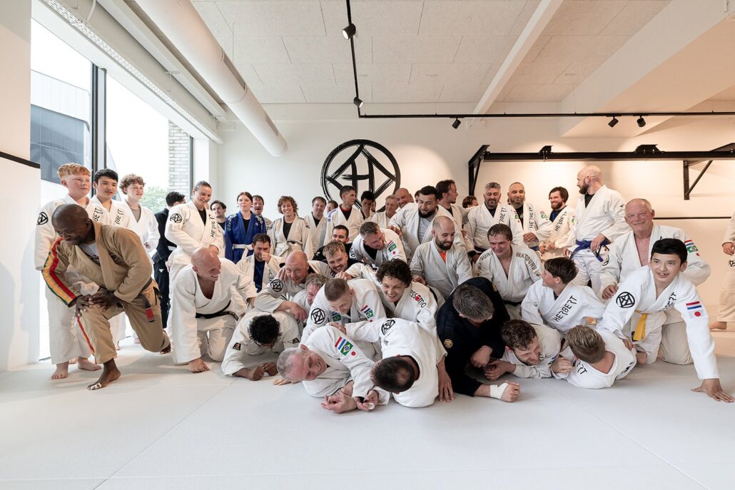 3 Essentiële Focusgebieden voor Witte Banden tijdens Braziliaans Jiu-Jitsu Training 2 3 Essentiële Focusgebieden voor Witte Banden tijdens Braziliaans Jiu-Jitsu Training – Sportschool Herbert Ede