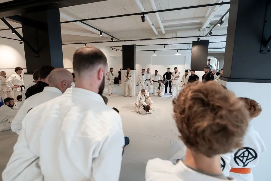Kickstart Brazilian Jiu Jitsu in Ede: De Complete Gids 2 Grappling tijdens Brazilian Jiu-Jitsu les in Ede