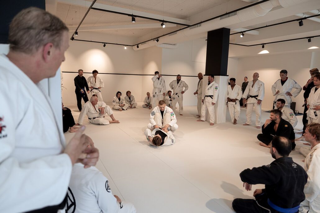 De blauwe band in BJJ: betekenis en hoe lang het duurt 1 De blauwe band in BJJ: betekenis en hoe lang het duurt – Sportschool Herbert Ede