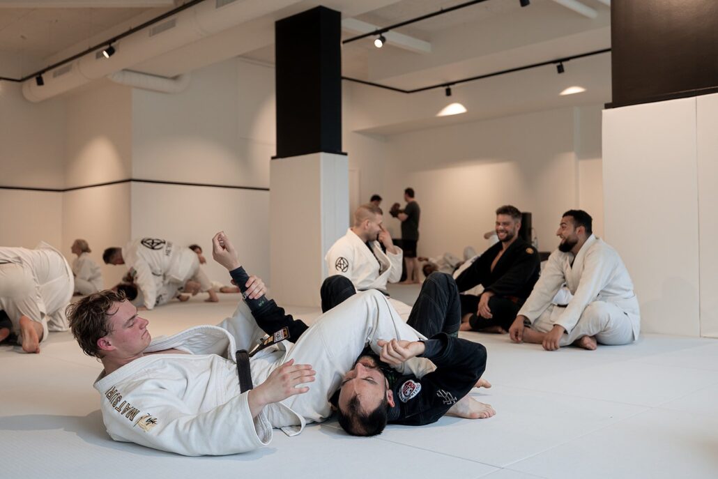 De blauwe band in BJJ: wat betekent hij en hoe lang duurt het 1 De blauwe band in BJJ: wat betekent hij en hoe lang duurt het – Sportschool Herbert Ede