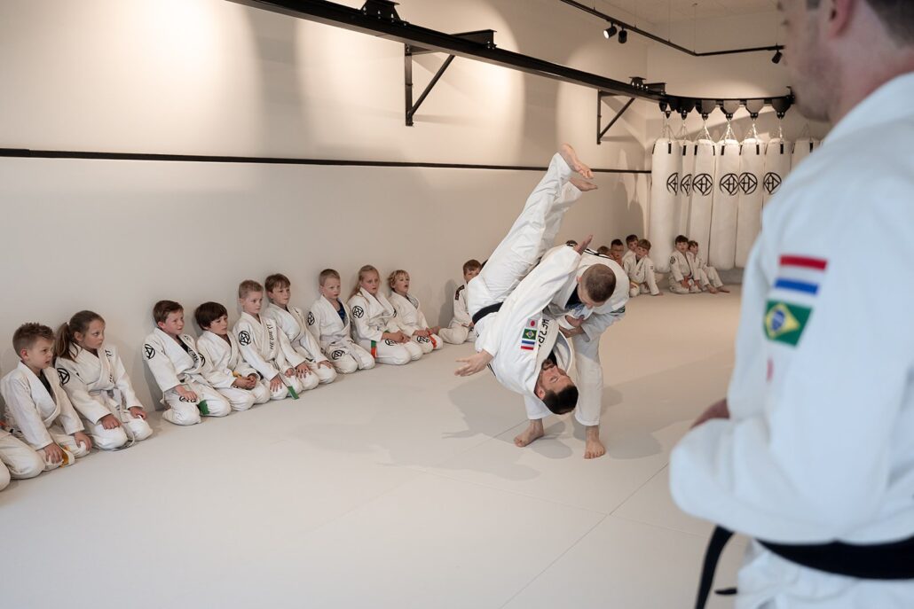 De oranje band in judo: eisen, betekenis en tips 2 De oranje band in judo: eisen, betekenis en tips – Sportschool Herbert Ede