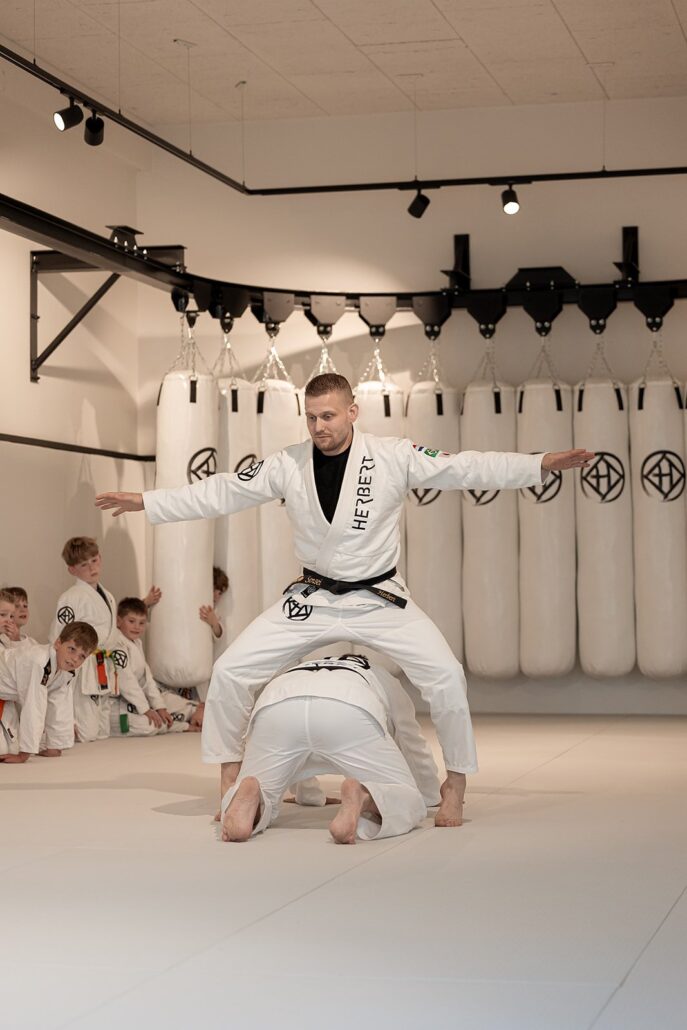 Houdgrepen in judo: osaekomi-waza uitgelegd 5 Houdgrepen in judo: osaekomi-waza uitgelegd – Sportschool Herbert Ede