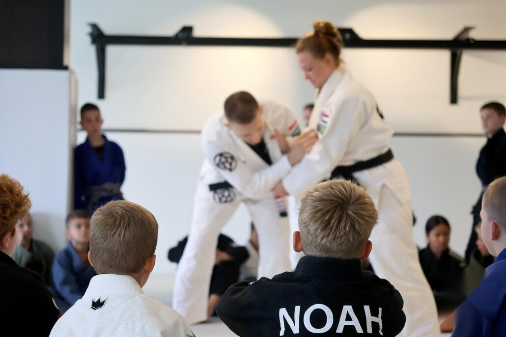 Kata-ha-jime in judo: verwurging of klem uitgelegd 1 Kata-ha-jime in judo: verwurging of klem uitgelegd – Sportschool Herbert Ede