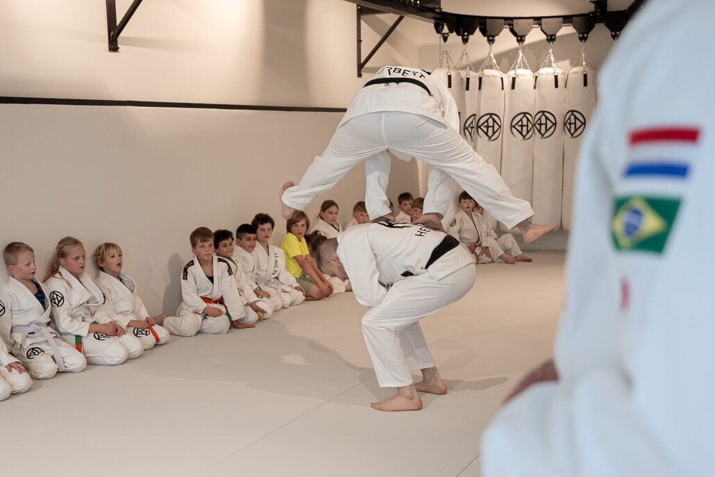 Kouchi-gari: zo werkt deze judoworp (uitleg + tips) 5 Kouchi-gari: zo werkt deze judoworp (uitleg + tips) – Sportschool Herbert Ede