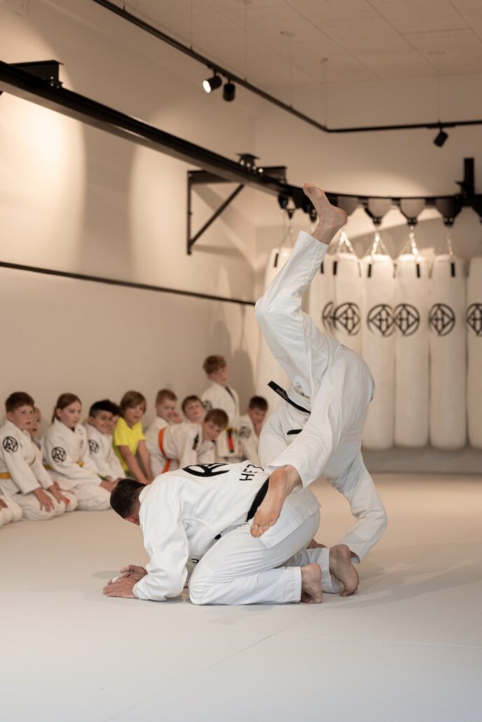 O-goshi: zo werkt deze judoworp (uitleg + tips) 6 O-goshi: zo werkt deze judoworp (uitleg + tips) – Sportschool Herbert Ede