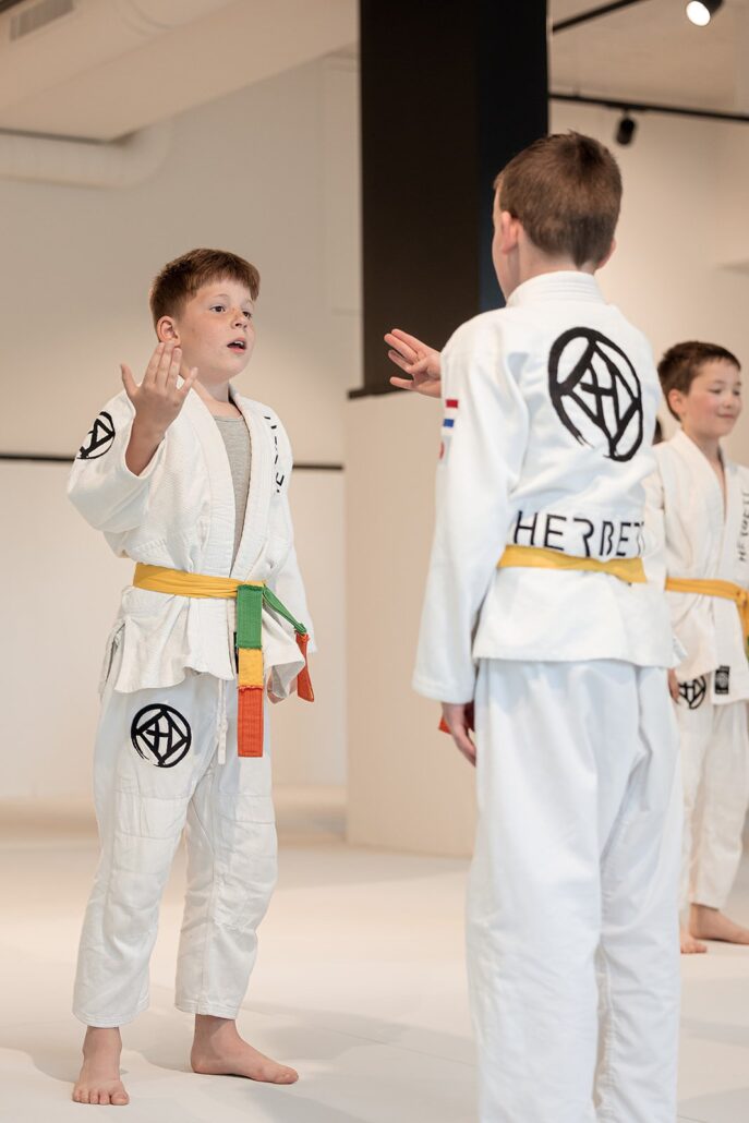 Vechtsport voor mensen met een zittend beroep: is het iets voor jou 1 Vechtsport voor mensen met een zittend beroep: is het iets voor jou – Sportschool Herbert Ede