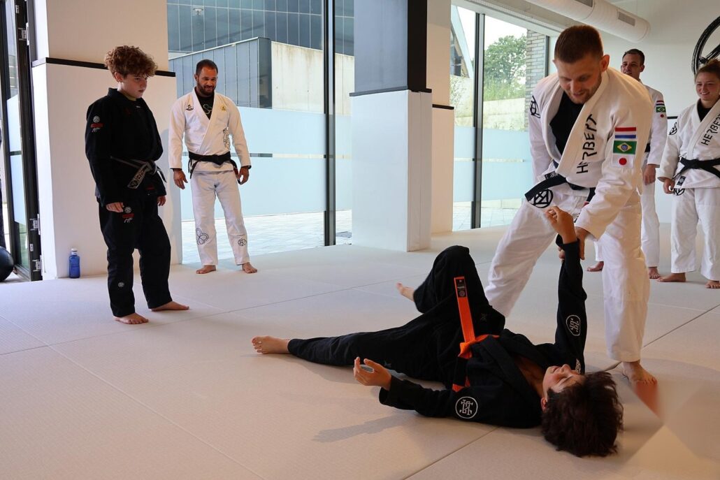 Wat betekent Ippon, waza-ari en yuko in judo 1 Wat betekent Ippon, waza-ari en yuko in judo – Sportschool Herbert Ede