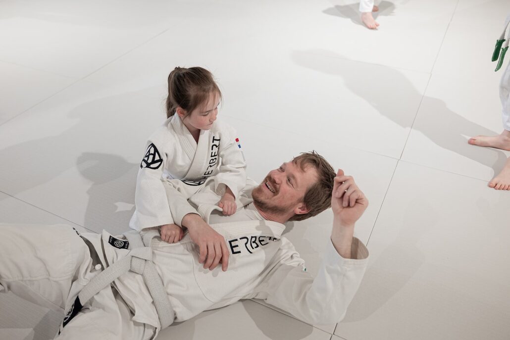 Yoko-shiho-gatame: deze judo-houdgreep uitgelegd 10 Yoko-shiho-gatame: deze judo-houdgreep uitgelegd – Sportschool Herbert Ede